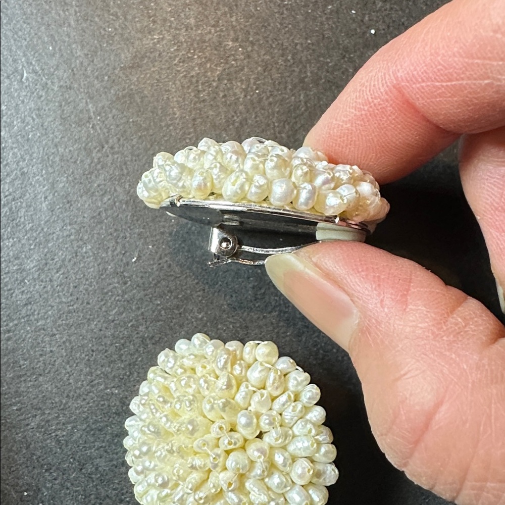 Vintage Fresh Water Pearls Clip On Earrings - Picture 3 of 5